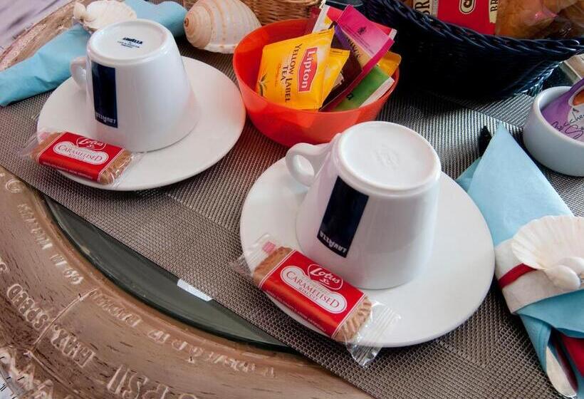 اتاق استاندارد چهار تخته, Al Volo B&b