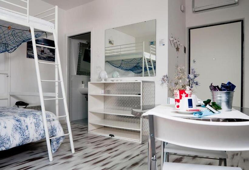 اتاق استاندارد سه نفره, Al Volo B&b