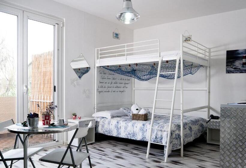 اتاق استاندارد سه نفره, Al Volo B&b