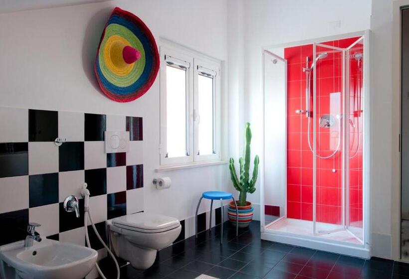 اتاق استاندارد چهار تخته, Al Volo B&b