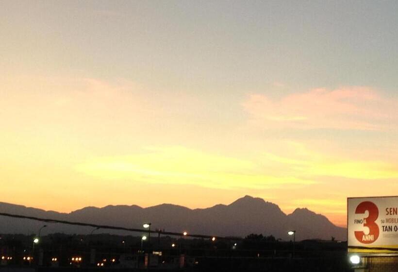 اتاق استاندارد سه نفره, Al Volo B&b