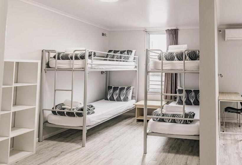 חדר משפחתי חדר אמבטיה משותף, Yamba Central