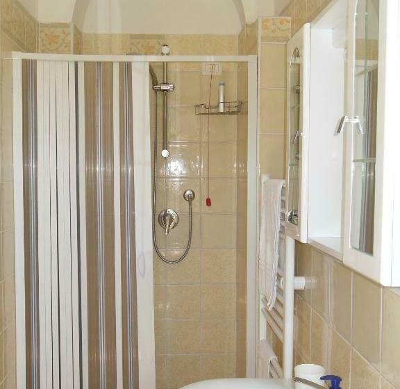 اتاق استاندارد با بالکن, Antico Borgo Piceno