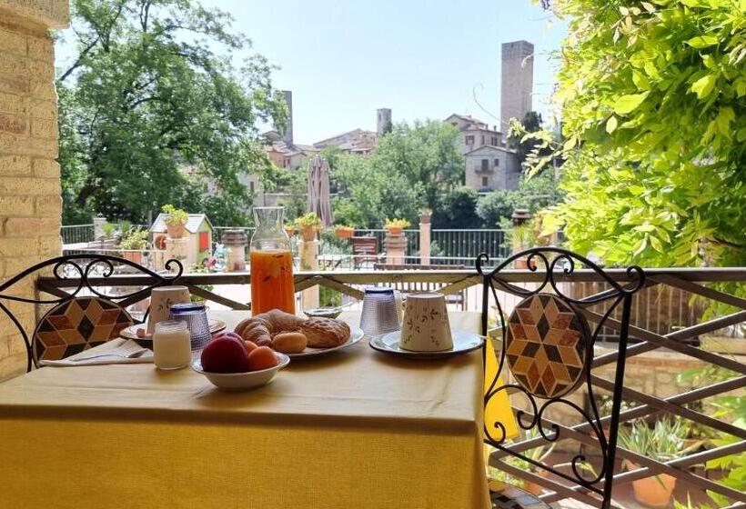 اتاق لوکس خانوادگی, Antico Borgo Piceno