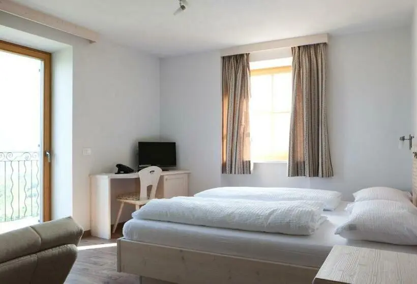 Superior-huone, Coronata Haus