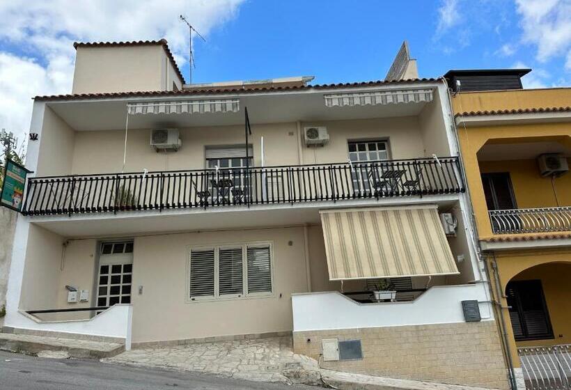 コンフォートトリプルルーム, La Madonnina