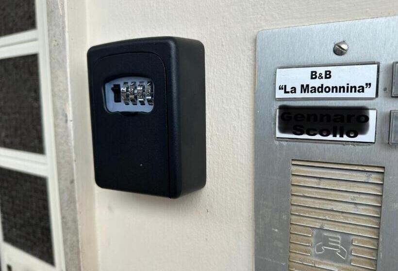 スタンダード４人部屋, La Madonnina