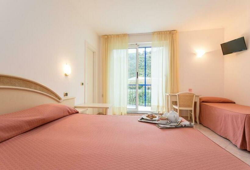 스탠다드 트리플 발코니 룸, 4 Venti Spa & Wellness