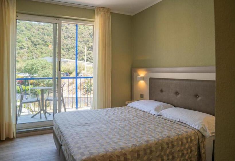 اتاق استاندارد با چشمانداز استخر, 4 Venti Spa & Wellness