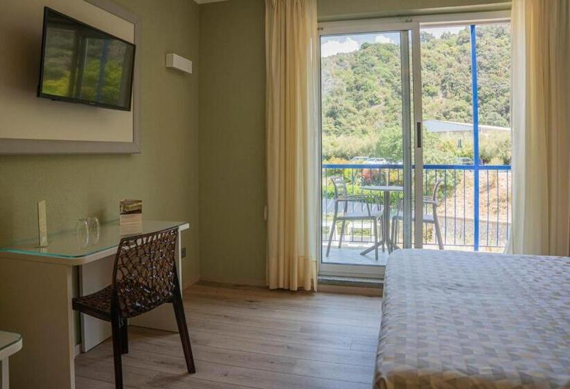 اتاق استاندارد سه تخته با بالکن, 4 Venti Spa & Wellness