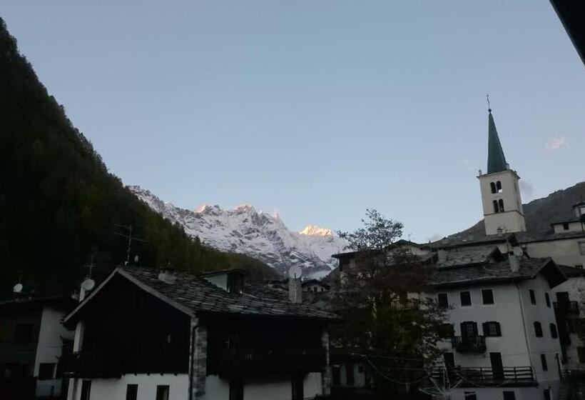 חדר סטנדרט, Al Caminetto