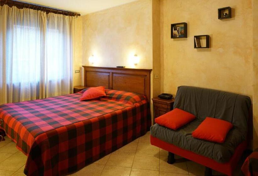 חדר סטנדרט לשלושה, Al Caminetto