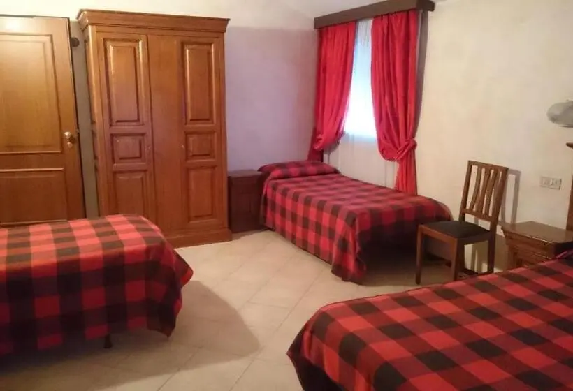 اتاق استاندارد چهار تخته, Al Caminetto