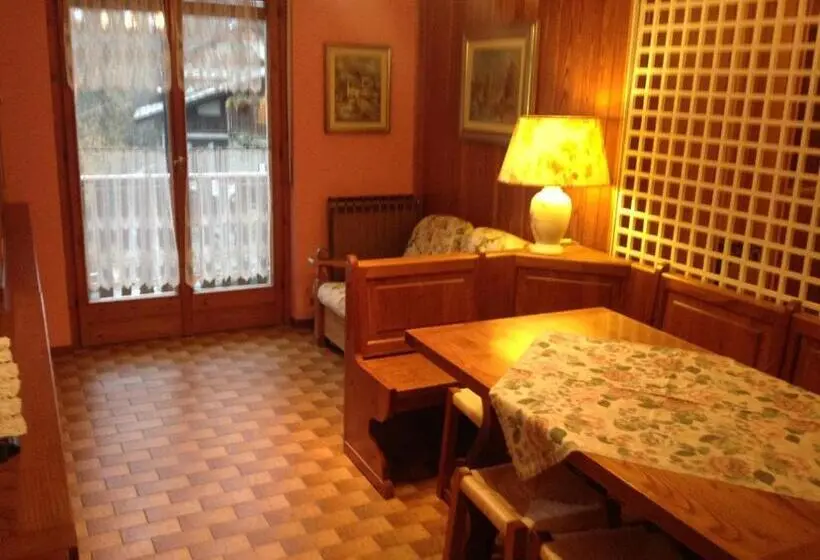 スタンダードスタジオ, Albergo Castello Da Bonino