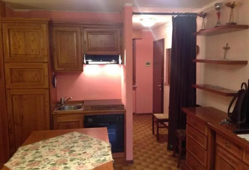 スタンダードスタジオ, Albergo Castello Da Bonino