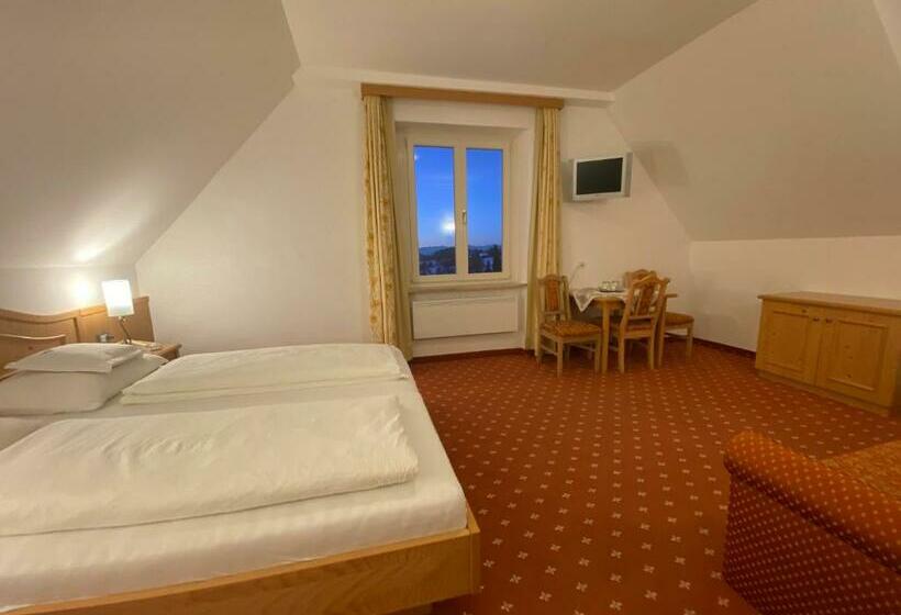 חדר משפחתי, Castel Latemar