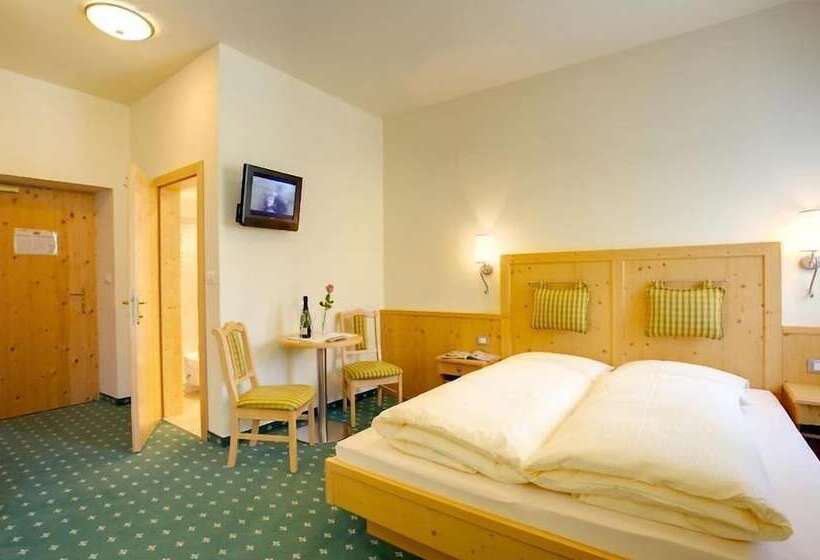 חדר משפחתי, Castel Latemar