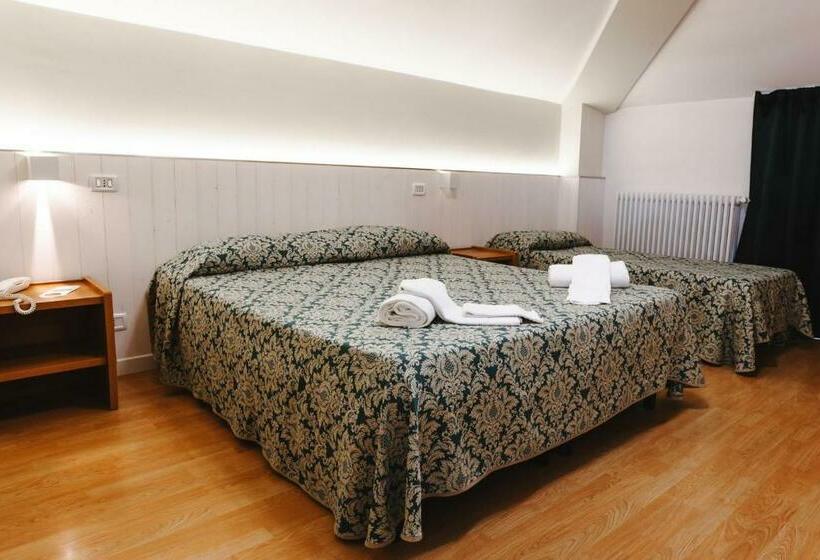 4인용 스탠다드 룸, Degli Olmi