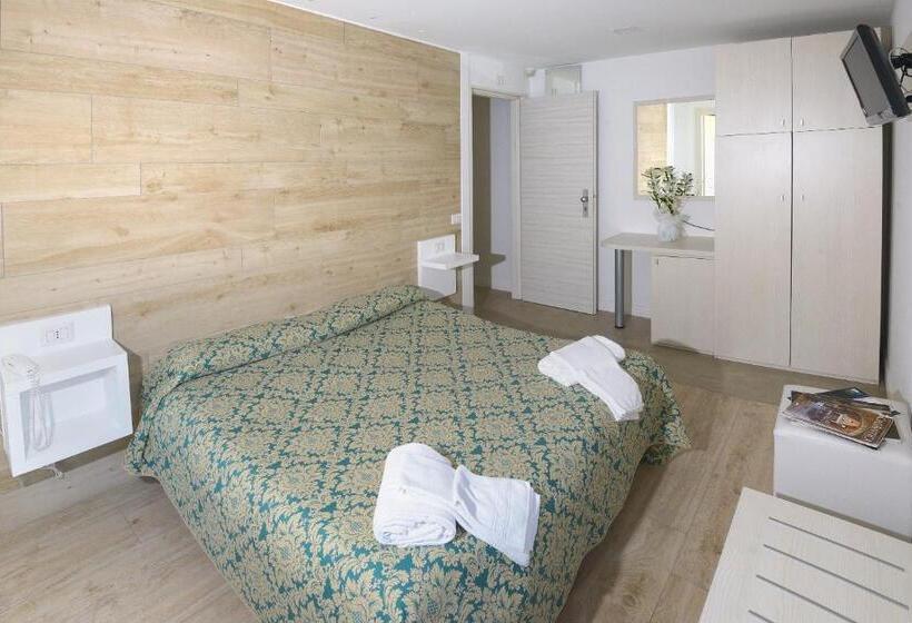 수피리어 룸, Degli Olmi