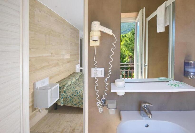 수피리어 룸, Degli Olmi