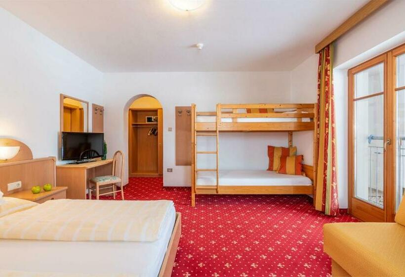 발코니가 있는 4인용 스탠다드 룸, Lindnerhof