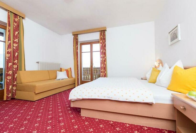 발코니가 있는 4인용 스탠다드 룸, Lindnerhof