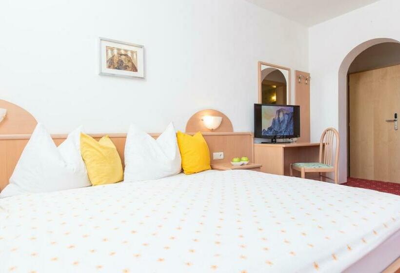 발코니가 있는 4인용 스탠다드 룸, Lindnerhof