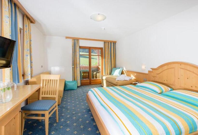 발코니가 있는 4인용 스탠다드 룸, Lindnerhof