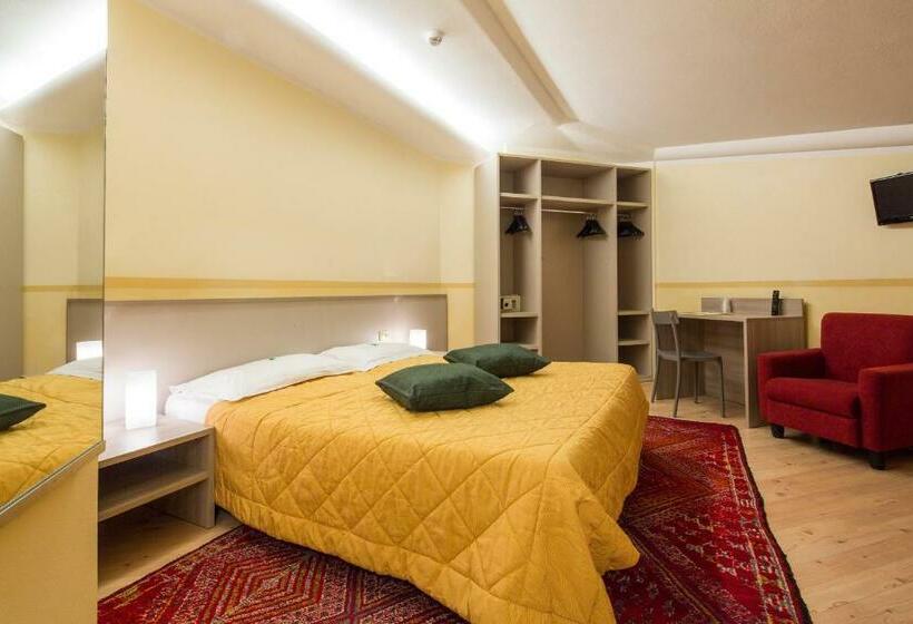 スタンダードルーム, Portavescovo