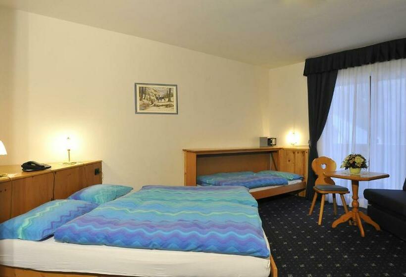 Номер Стандарт Трехместный, Tyrolia