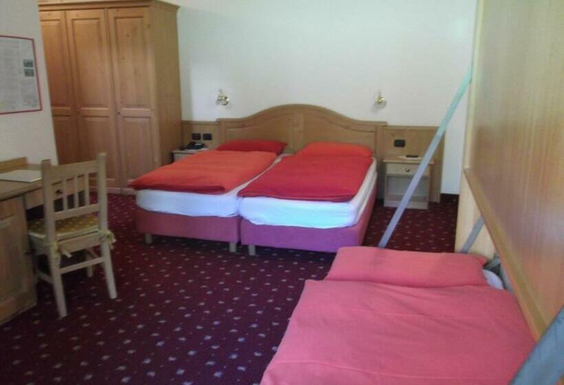 Номер Стандарт Трехместный, Tyrolia