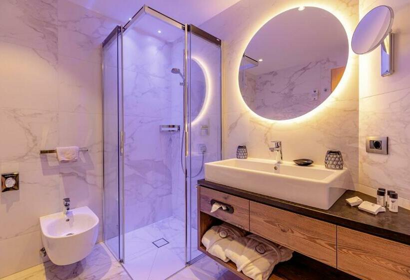 スーペリアトリプルルーム, Welponer