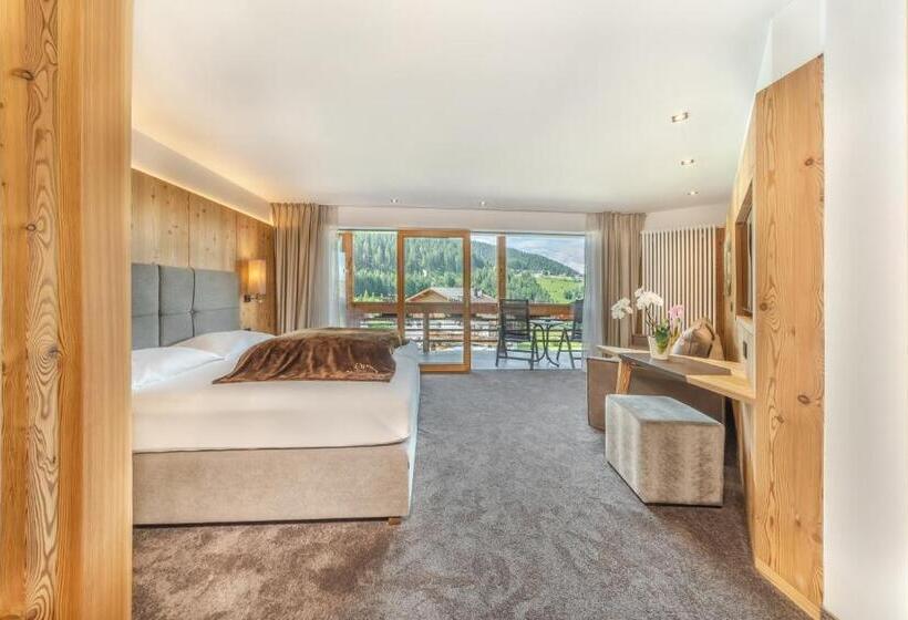 Comfort room with balcony, Welponer