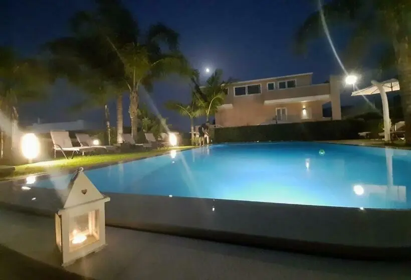 プールの見えるスーペリアルーム, Le Murge Del Salento Hotel B&b Depandance