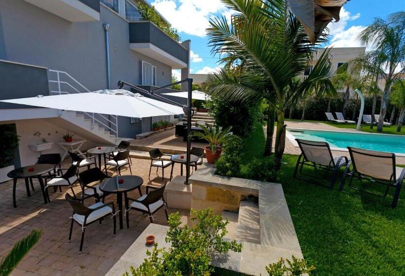 غرفة سوبيريور مطلة على حمام السباحة, Le Murge Del Salento Hotel B&b Depandance