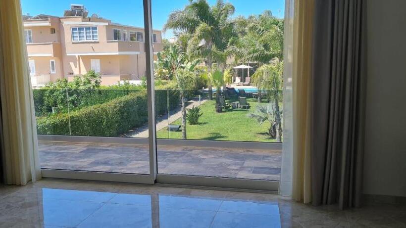 נוף לבריכה, Le Murge Del Salento Hotel B&b Depandance