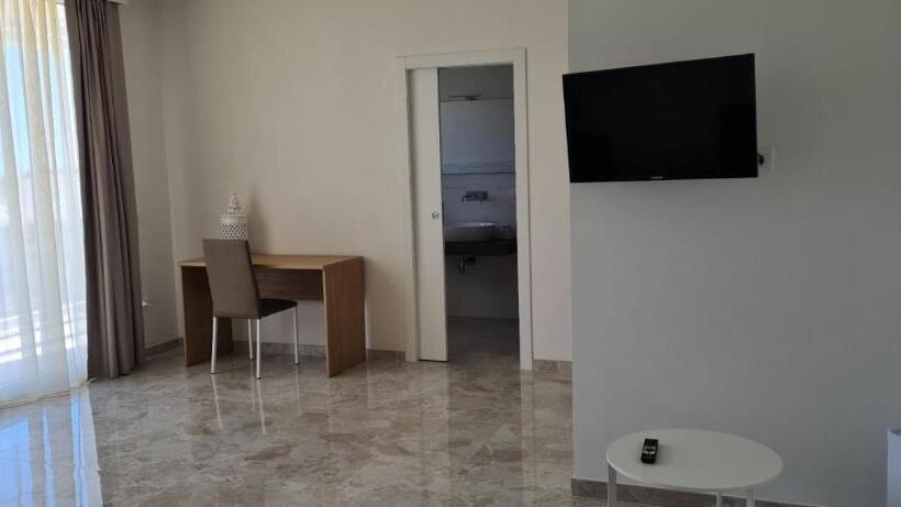 נוף לבריכה, Le Murge Del Salento Hotel B&b Depandance