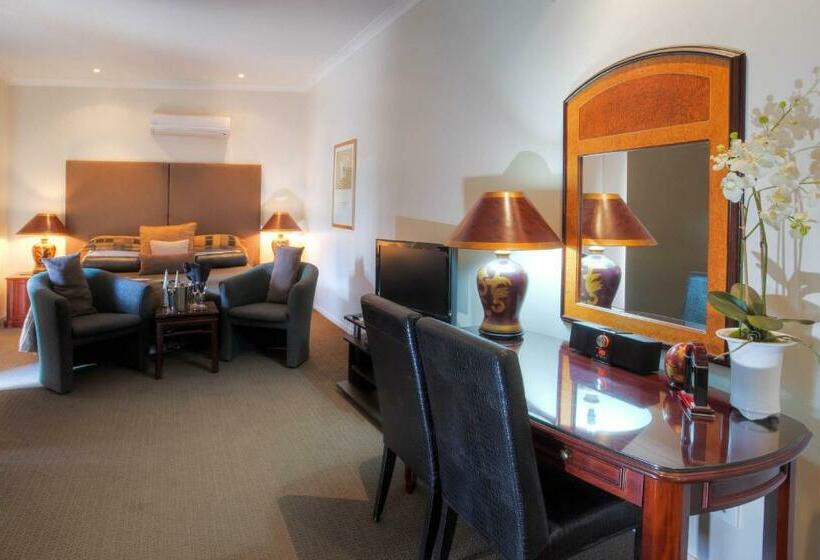 스탠다드 스튜디오, 53 On Victoria