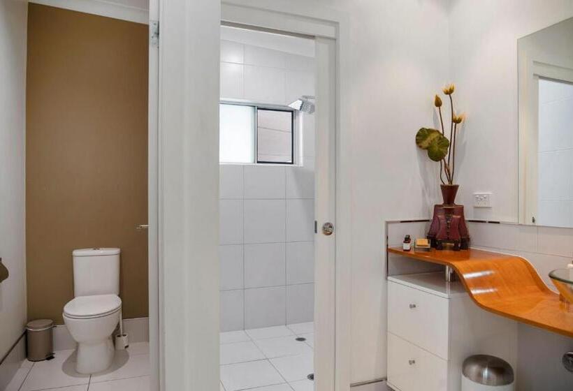 침실 3개 아파트, 53 On Victoria