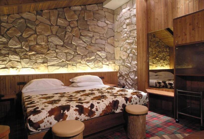 Люкс Сеньор, Motel K