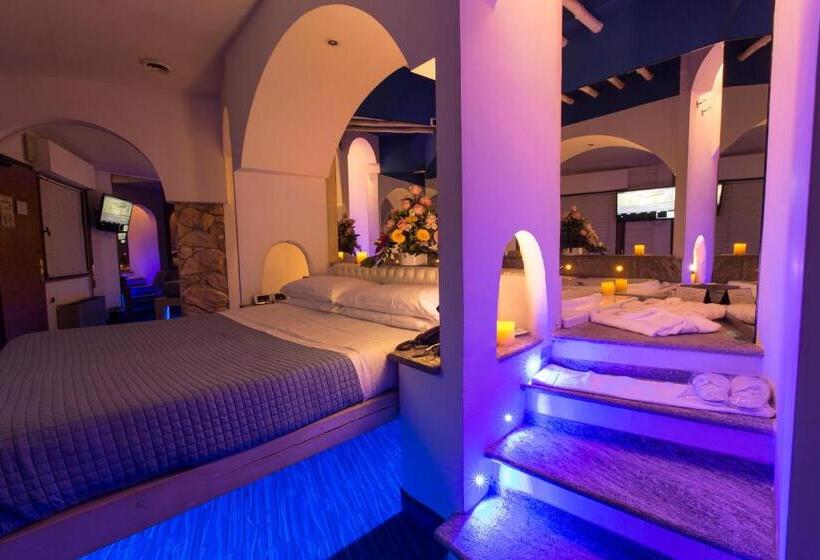 Júnior Suíte com Hidromassagem, Motel K