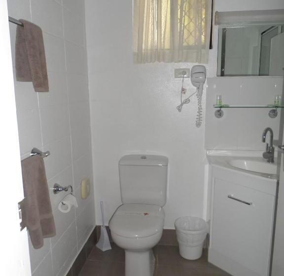 Семейный Номер, Oakey Motel