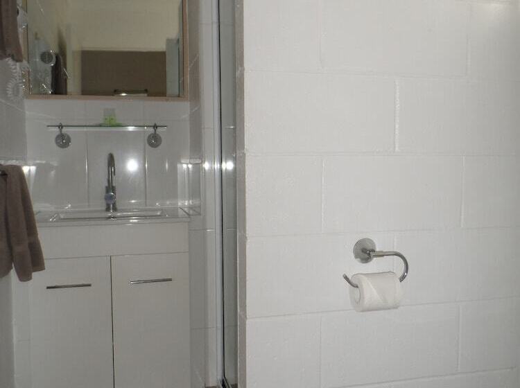 Номер Стандарт, Oakey Motel
