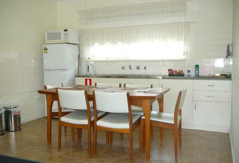 חדר משפחתי, Oval Motel   Murray Bridge