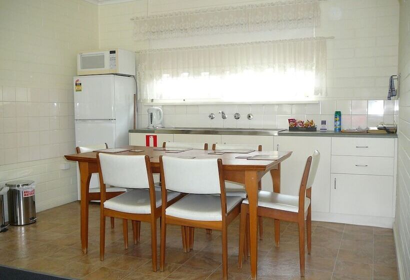 패밀리 룸, Oval Motel   Murray Bridge