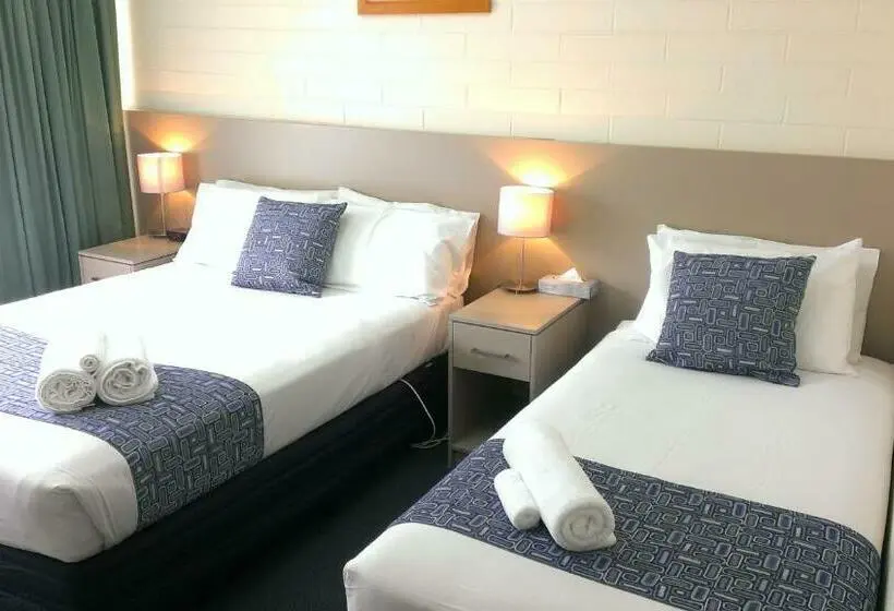 Perhehuone, Oval Motel Murray Bridge