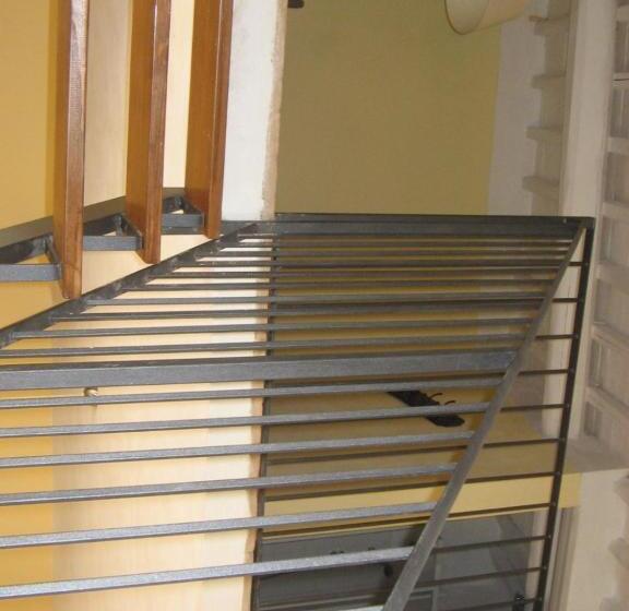 ‫فيلا غرفة نوم واحدة, Fonte Del Lupo