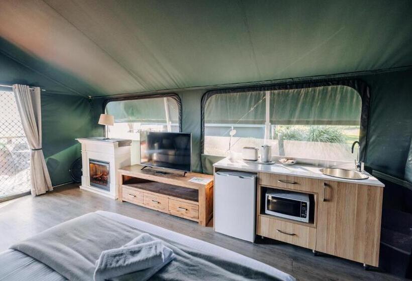 چادر با خدمات رفاهی استاندارد, Thou Walla Sunset Retreat