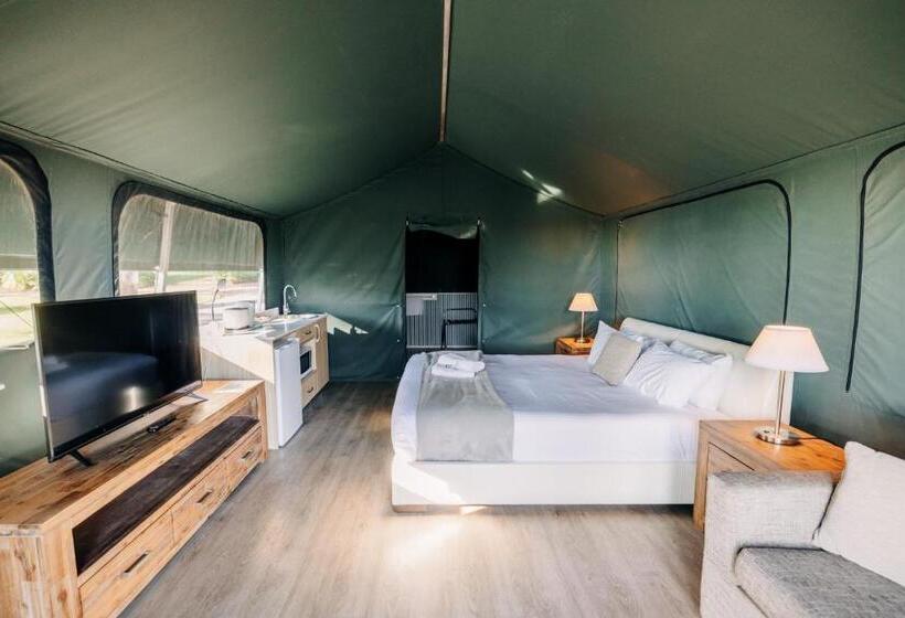 چادر با خدمات رفاهی استاندارد, Thou Walla Sunset Retreat