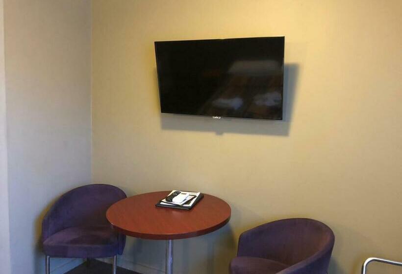 חדר פרמיום, The Astor Hotel Motel